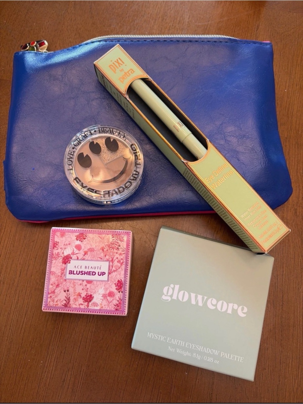 Eyeshadow, makeup & makeup bag